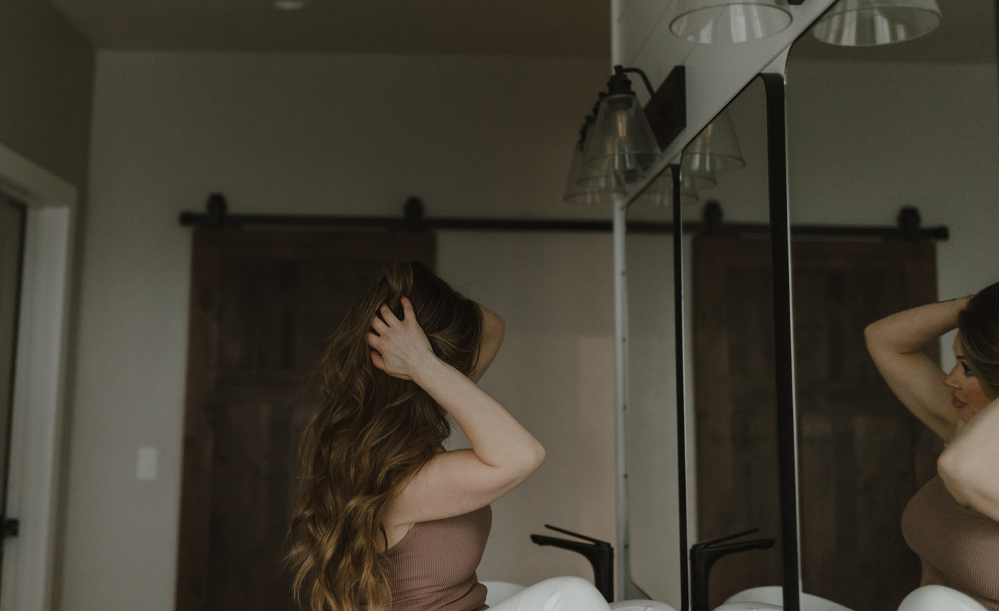 Organic Dry Shampoo ā Light & Medium/Dark Shades | Erin & Mae Co.